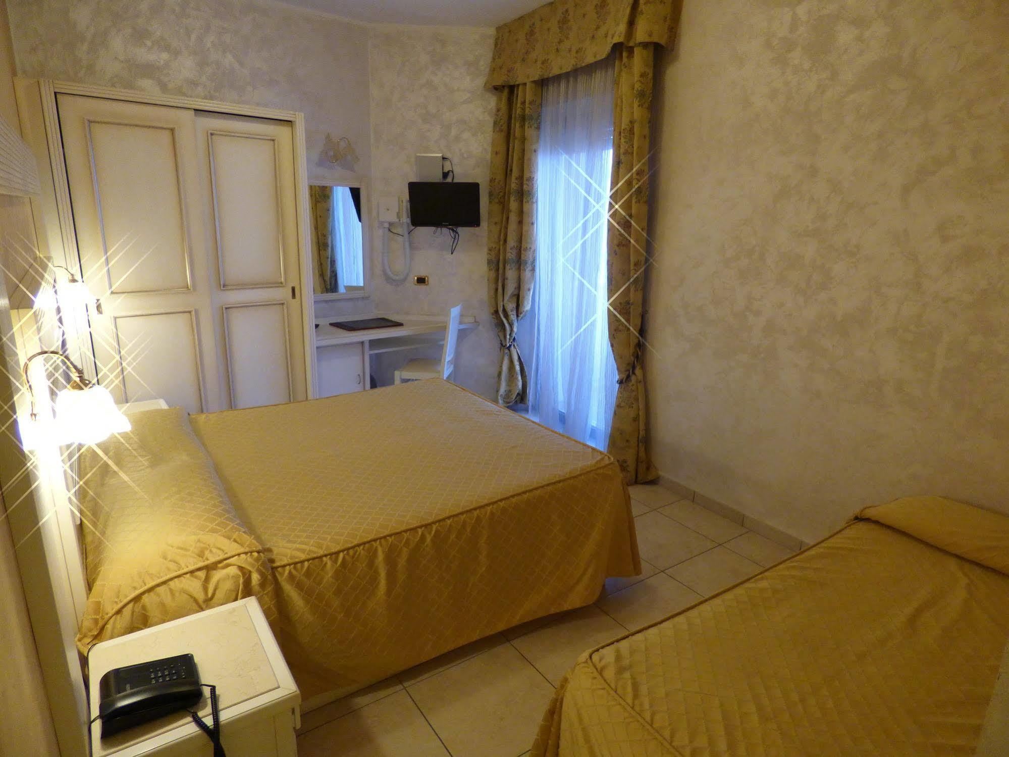 Hotel Diplomat Palace ริมินี ภายนอก รูปภาพ