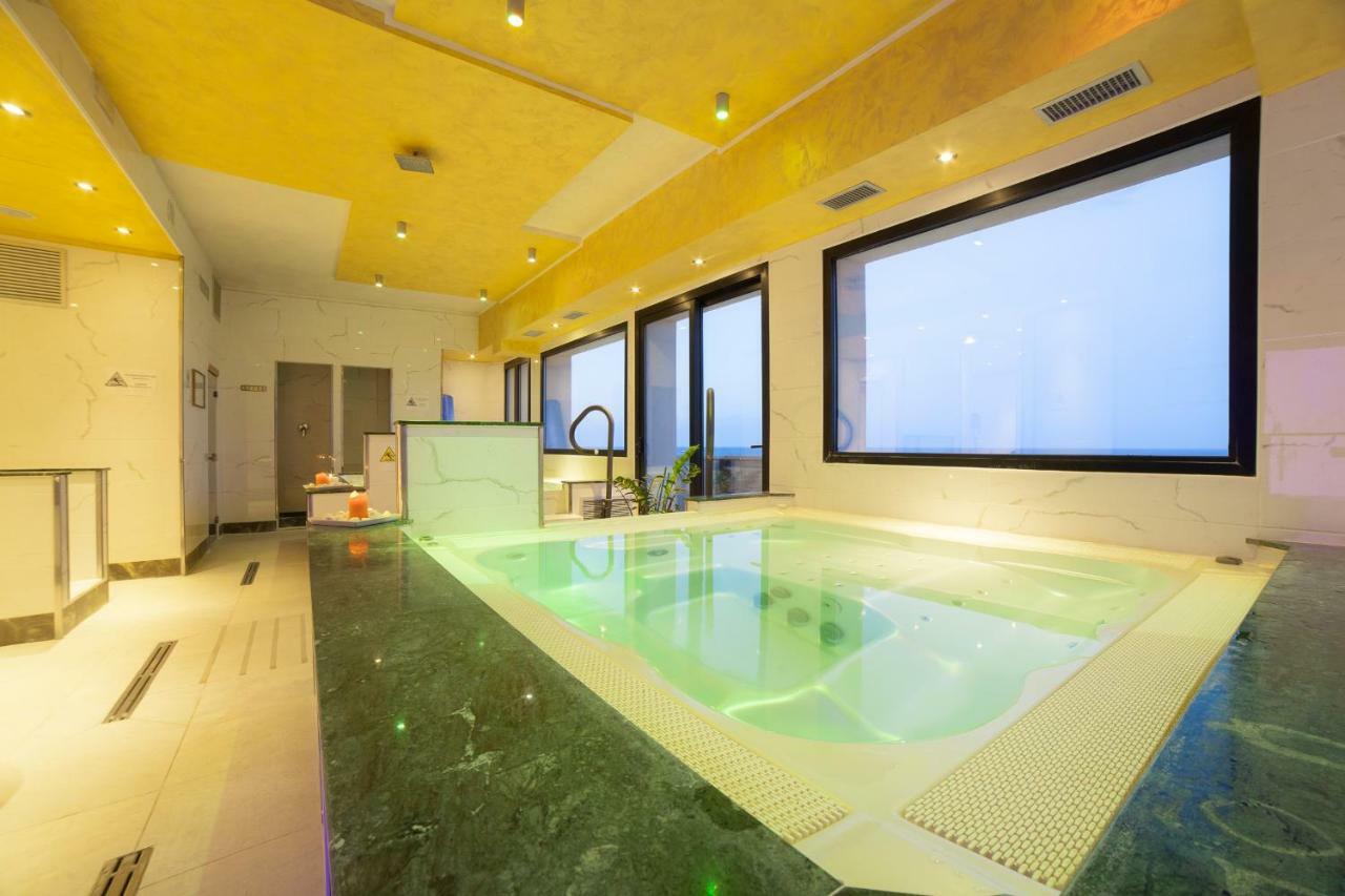 Hotel Diplomat Palace ริมินี ภายนอก รูปภาพ