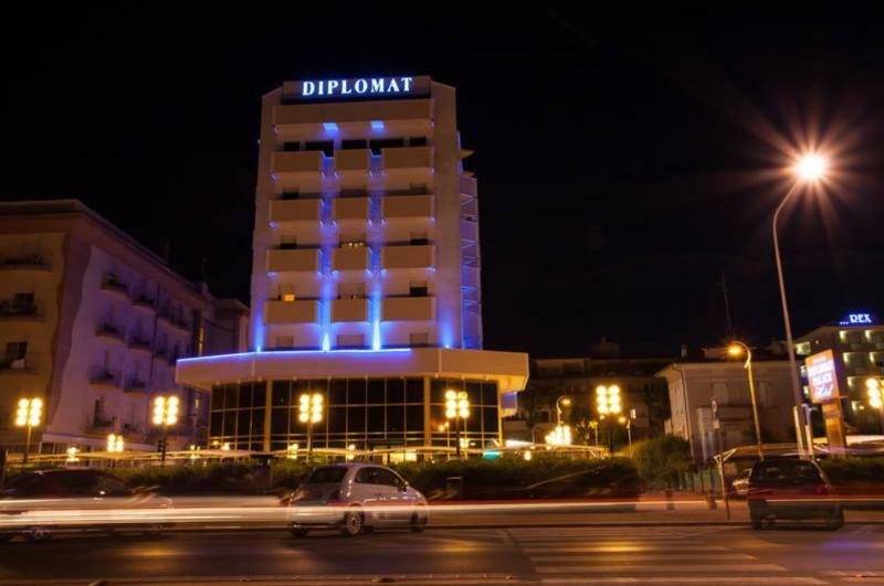 Hotel Diplomat Palace ริมินี ภายนอก รูปภาพ