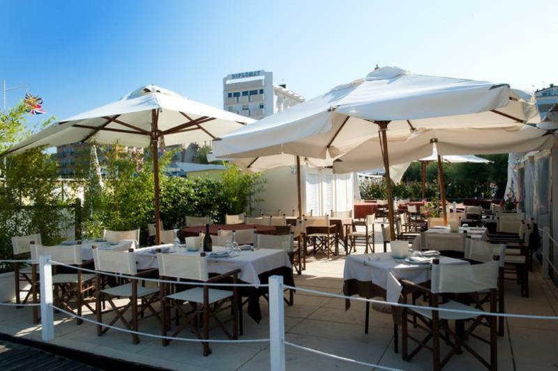 Hotel Diplomat Palace ริมินี ภายนอก รูปภาพ